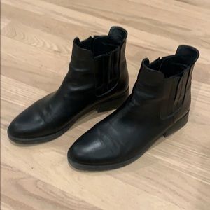 Stuart Weitzman Basilico Chelsea Booties